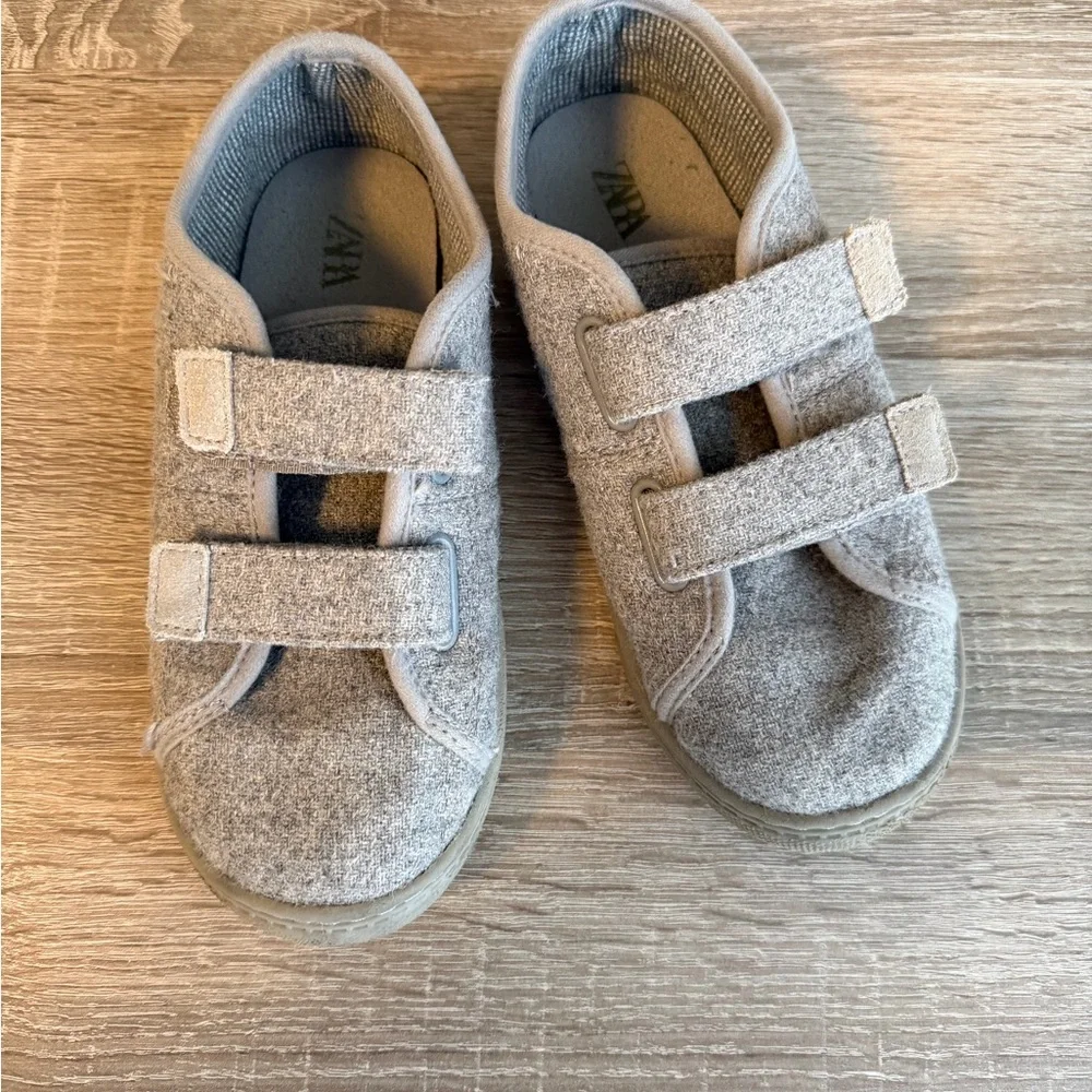Zara kids strappy sneakers, 2 8.2”